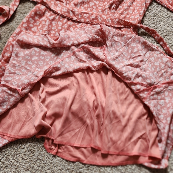 LIKE NEW Trixxi Floral Long Sleeve Wrap Dress - Picture 5 of 9